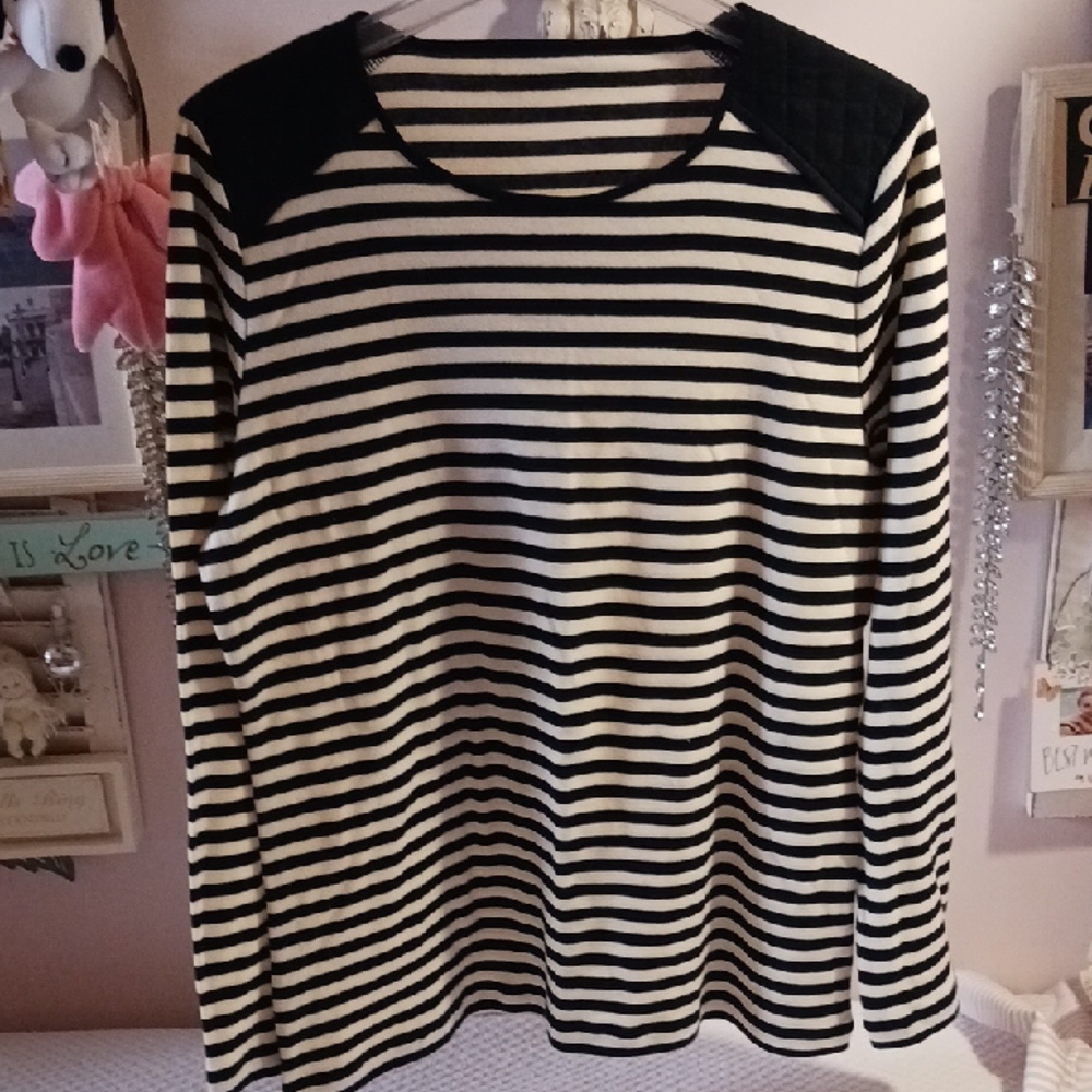 Black and Cream Striped Spandex Long Sleeve Top Quilted Trim Design XL  *New*